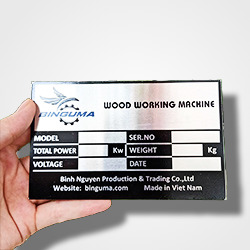 In tem mác máy động cơ bền đẹp